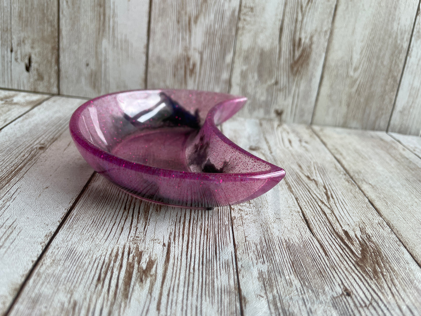 Purple & Black Crescent Moon Resin Dish – Handmade Celestial Trinket Dish, Vanity & End Table Decor (Copy)